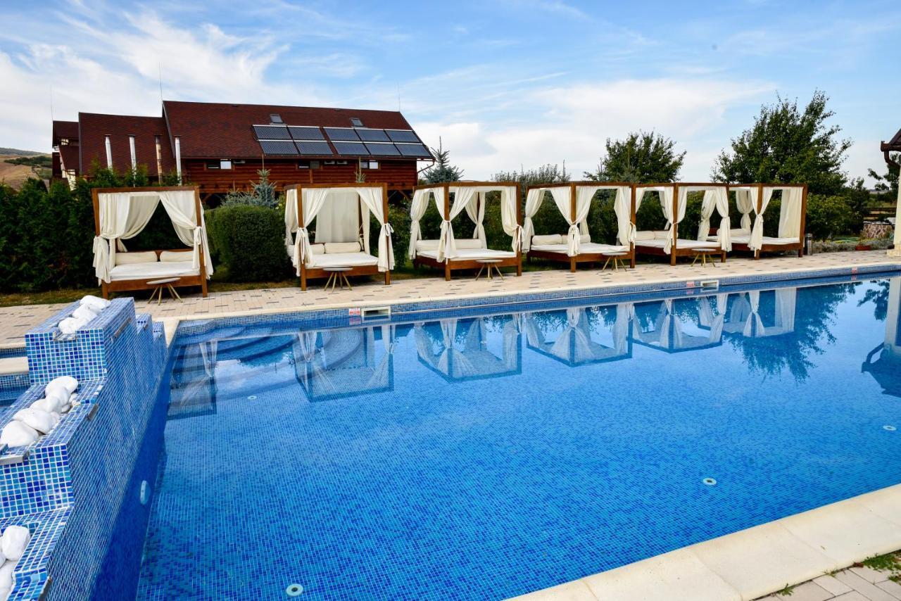 Casa Moteasca Hotel Mihai Viteazu  ภายนอก รูปภาพ