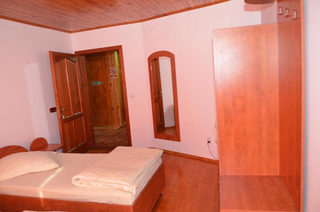 Casa Moteasca Hotel Mihai Viteazu  ห้อง รูปภาพ