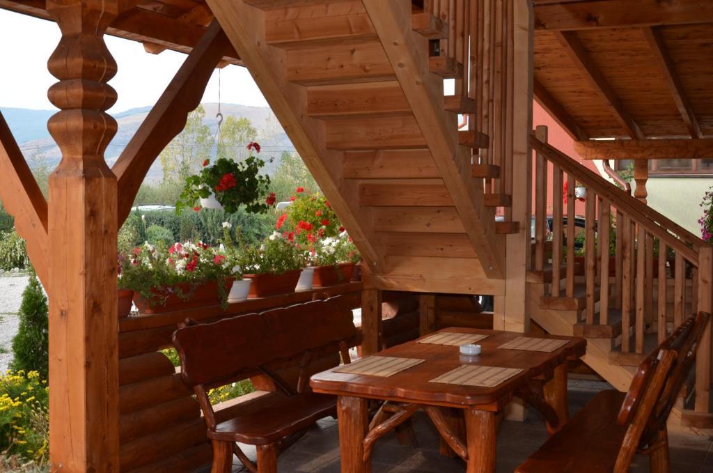 Casa Moteasca Hotel Mihai Viteazu  ภายนอก รูปภาพ