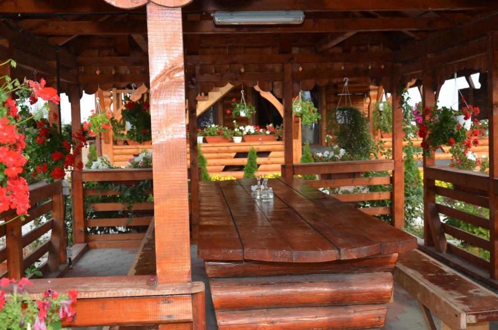 Casa Moteasca Hotel Mihai Viteazu  ภายนอก รูปภาพ