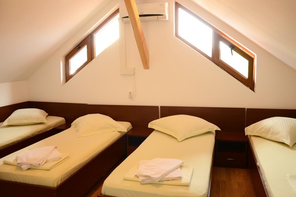 Casa Moteasca Hotel Mihai Viteazu  ภายนอก รูปภาพ